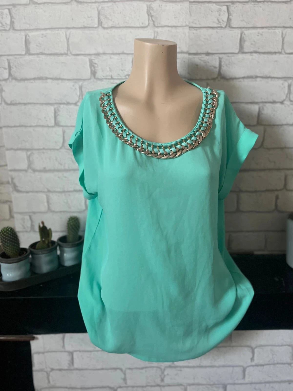 Haut turquoise chic à chaîne dorée – Taille 38/40 – Enza&Lea